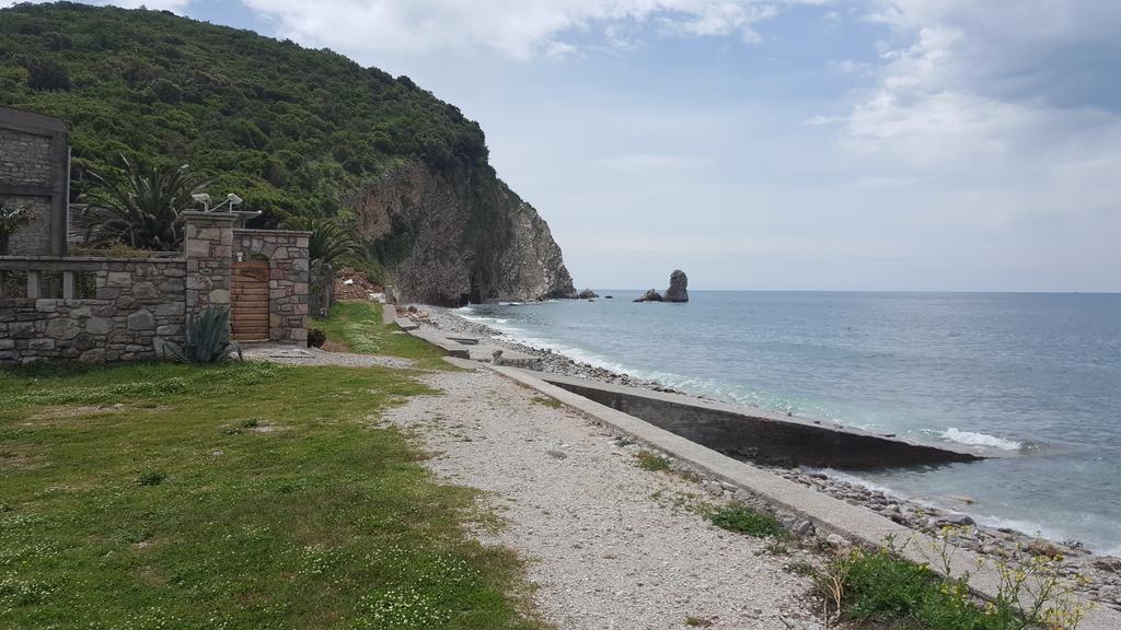 Buljarica Bay Apartments Petrovac Exterior photo